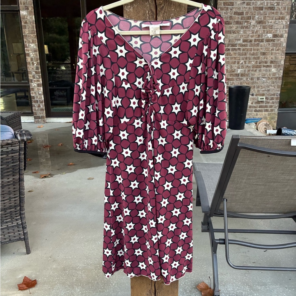 Max Studio Burgundy and White Star Pattern Long Sleeve Dress
